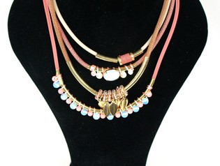 Elegant 4-Layer Necklace Pink (1 pc)