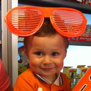 MEGA ORANGE SHUTTER SHADES GLASSES (8pcs)