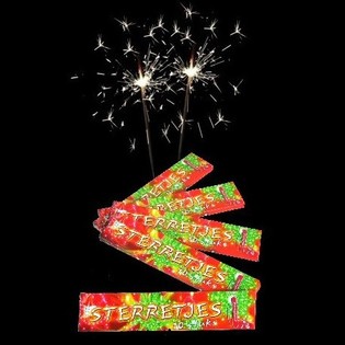 STARS, 16 CM. LANG. CONTENTS 10 STARS (8 Packs to 10 pcs.)